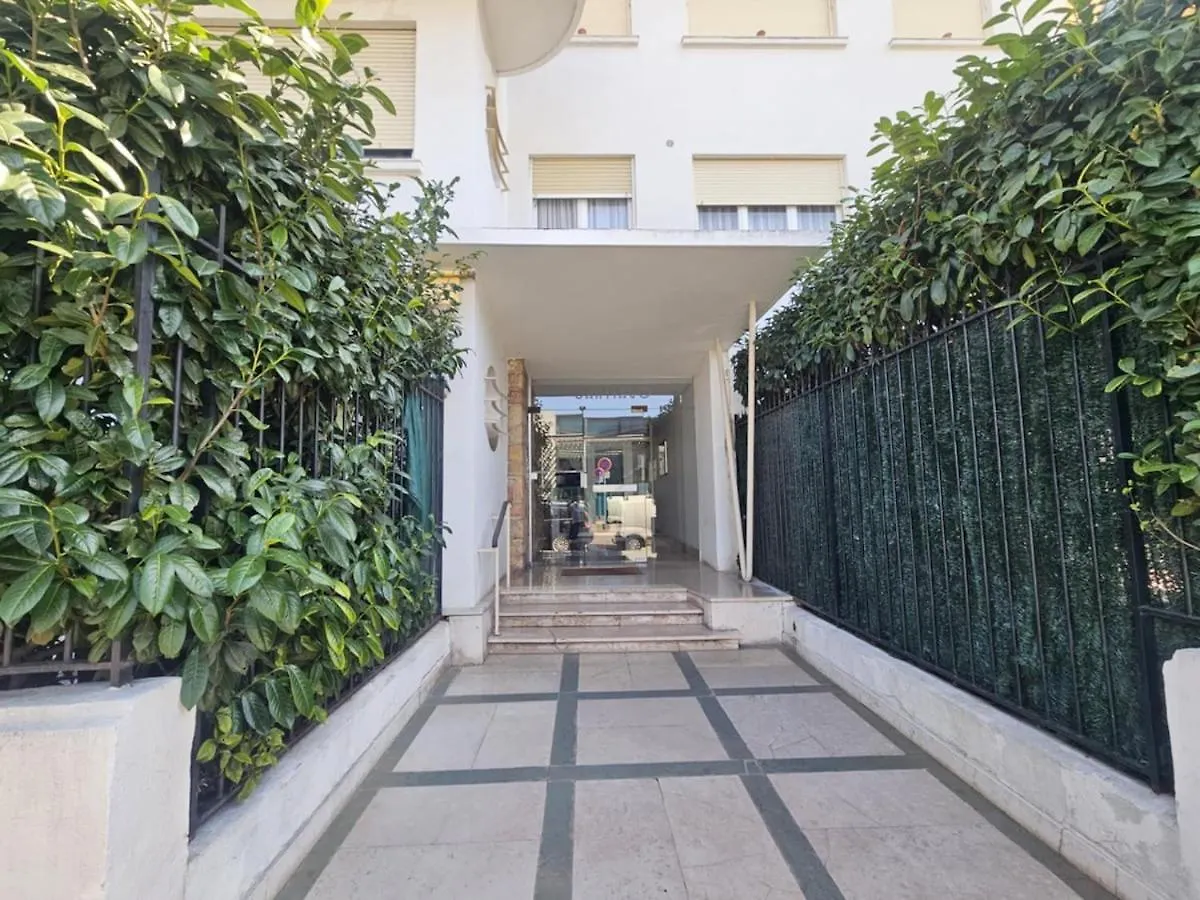Cannes Apartment Near Croisette